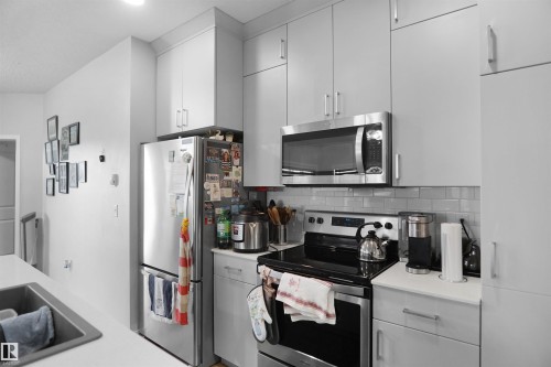 156 1818 Rutherford Road, Edmonton, AB - Indoor Photo Showing Kitchen