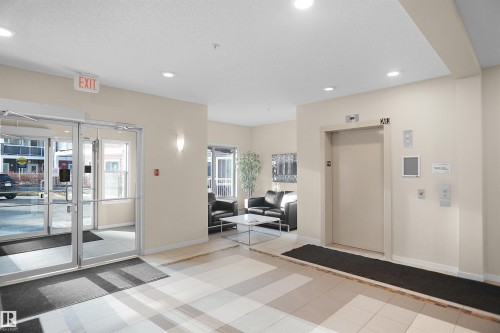 156 1818 Rutherford Road, Edmonton, AB - Indoor Photo Showing Other Room
