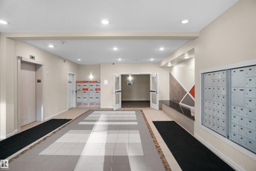 156 1818 Rutherford Road, Edmonton, AB - Indoor Photo Showing Other Room