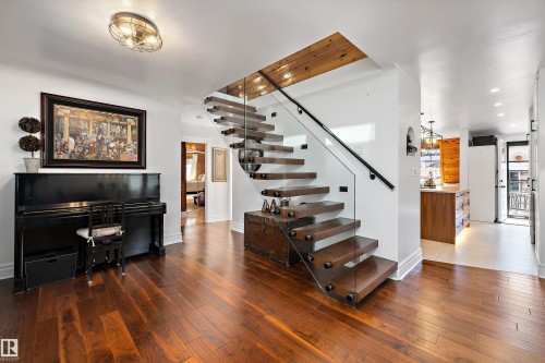 7739 80 Avenue, Edmonton, AB - Indoor Photo Showing Other Room