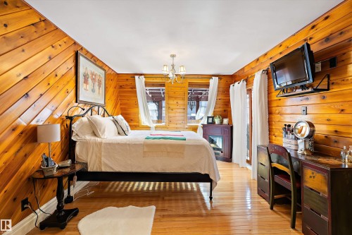 7739 80 Avenue, Edmonton, AB - Indoor Photo Showing Bedroom