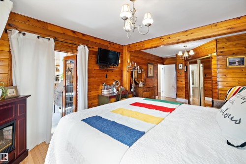 7739 80 Avenue, Edmonton, AB - Indoor Photo Showing Bedroom