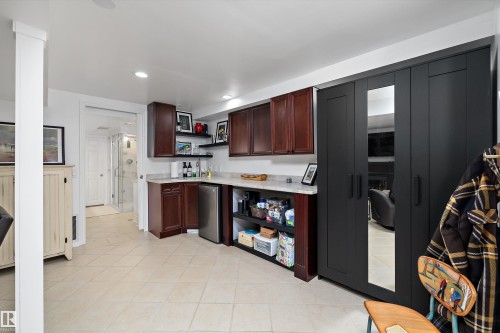 7739 80 Avenue, Edmonton, AB - Indoor