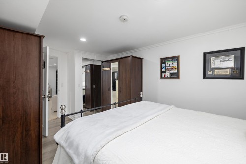 7739 80 Avenue, Edmonton, AB - Indoor Photo Showing Bedroom