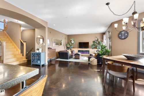 3335 32 Avenue, Edmonton, AB - Indoor Photo Showing Dining Room