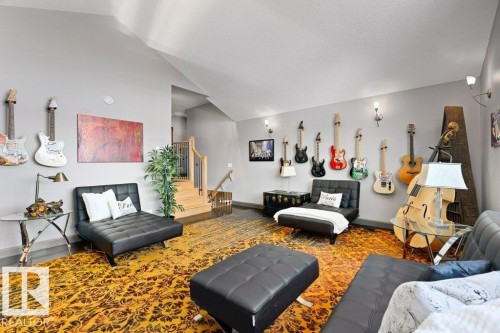 3335 32 Avenue, Edmonton, AB - Indoor Photo Showing Living Room