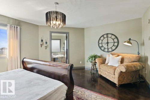 3335 32 Avenue, Edmonton, AB - Indoor Photo Showing Bedroom