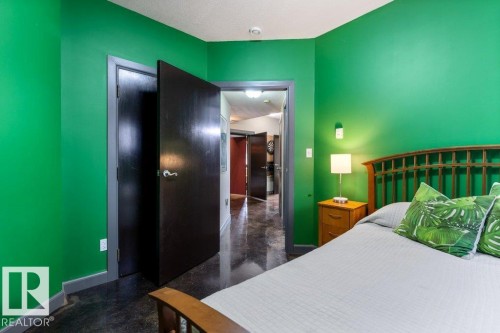 3335 32 Avenue, Edmonton, AB - Indoor Photo Showing Bedroom