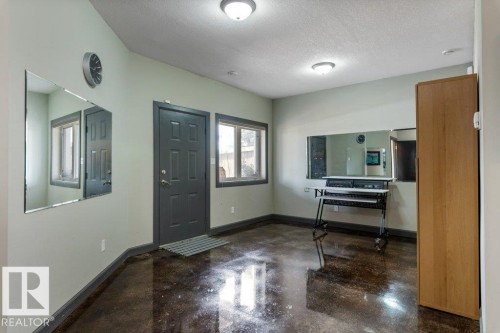 3335 32 Avenue, Edmonton, AB - Indoor Photo Showing Other Room