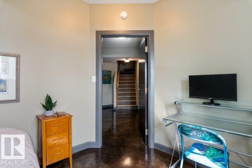 3335 32 Avenue, Edmonton, AB - Indoor Photo Showing Bedroom