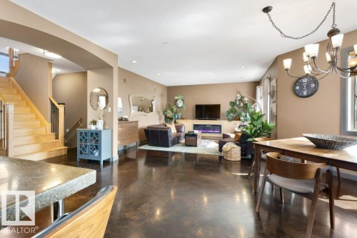 3335 32 Avenue, Edmonton, AB - Indoor Photo Showing Dining Room