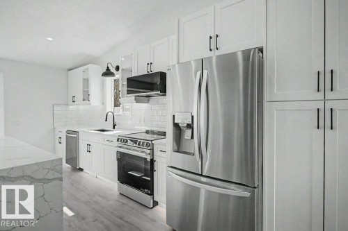 67A Arbor Crescent, St. Albert, AB - Indoor Photo Showing Kitchen With Stainless Steel Kitchen With Upgraded Kitchen