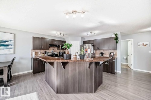 227 Avena Circle, Leduc, AB - Indoor Photo Showing Kitchen With Upgraded Kitchen