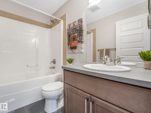 8318 79 Avenue, Edmonton, AB - Indoor Photo Showing Bathroom