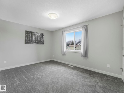 8318 79 Avenue, Edmonton, AB - Indoor Photo Showing Other Room