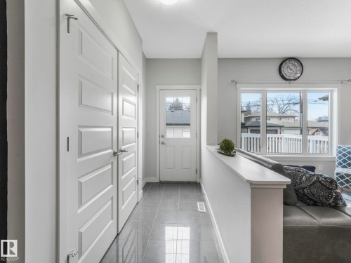 8318 79 Avenue, Edmonton, AB - Indoor Photo Showing Other Room