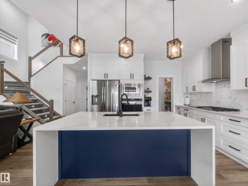 75 Willow Link, Fort Saskatchewan, AB - Indoor Photo Showing Kitchen With Upgraded Kitchen