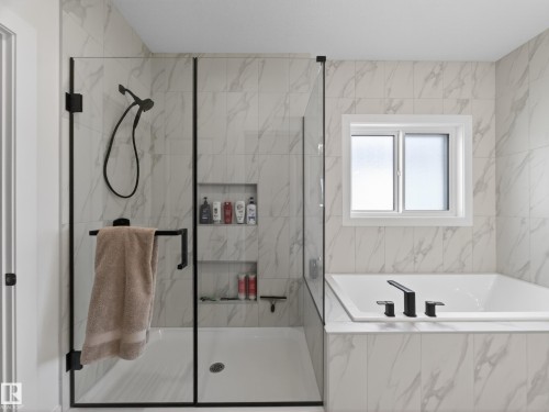 75 Willow Link, Fort Saskatchewan, AB - Indoor Photo Showing Bathroom