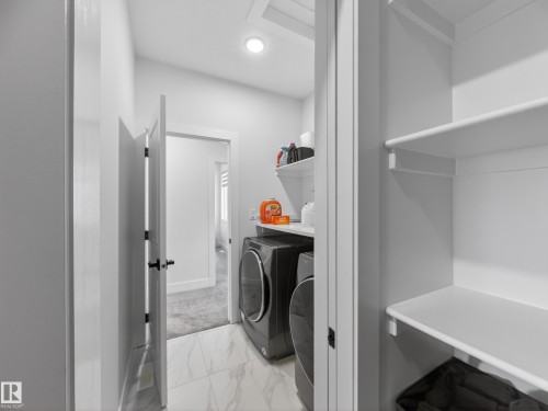 75 Willow Link, Fort Saskatchewan, AB - Indoor Photo Showing Laundry Room