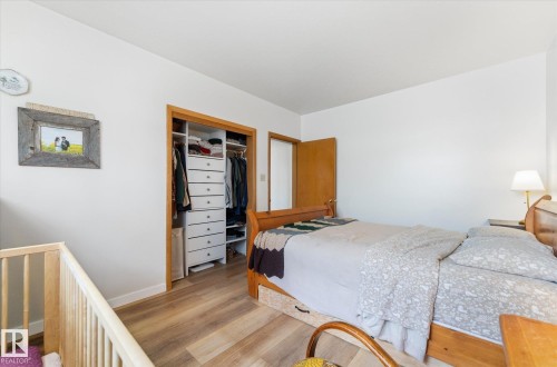 5703 119 Avenue, Edmonton, AB - Indoor Photo Showing Bedroom