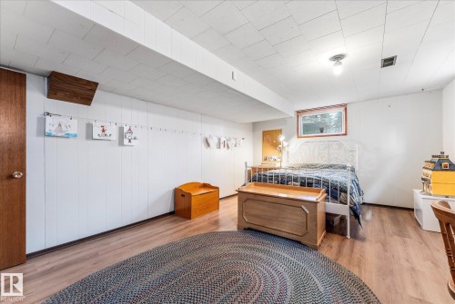 5703 119 Avenue, Edmonton, AB - Indoor Photo Showing Bedroom