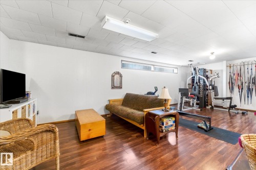 5703 119 Avenue, Edmonton, AB - Indoor