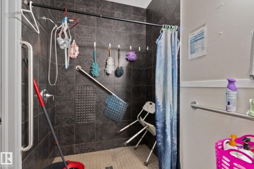 9512 154 Street, Edmonton, AB - Indoor Photo Showing Bathroom