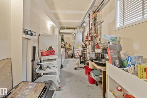 9512 154 Street, Edmonton, AB - Indoor