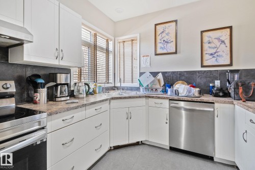 9512 154 Street, Edmonton, AB - Indoor Photo Showing Kitchen