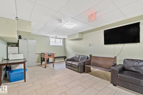 9512 154 Street, Edmonton, AB - Indoor