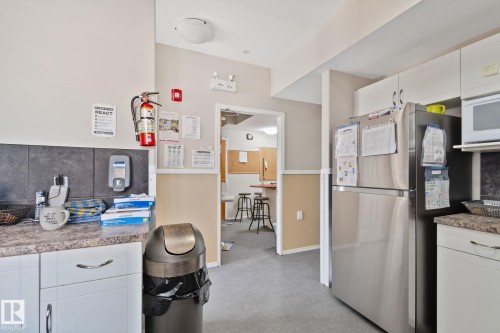9512 154 Street, Edmonton, AB - Indoor Photo Showing Kitchen