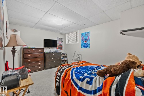 9512 154 Street, Edmonton, AB - Indoor Photo Showing Bedroom