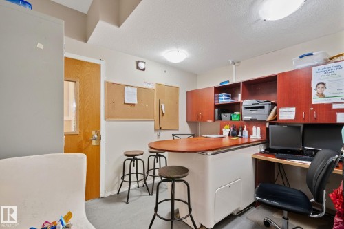 9512 154 Street, Edmonton, AB - Indoor