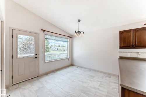 Edmonton, AB - Indoor Photo Showing Other Room