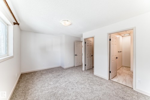 Edmonton, AB - Indoor Photo Showing Other Room