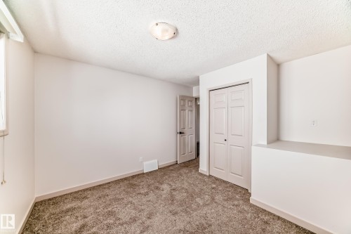 Edmonton, AB - Indoor Photo Showing Other Room