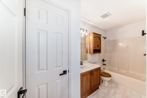 Edmonton, AB - Indoor Photo Showing Bathroom