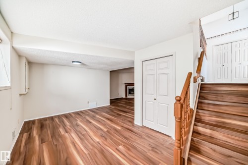 Edmonton, AB - Indoor Photo Showing Other Room