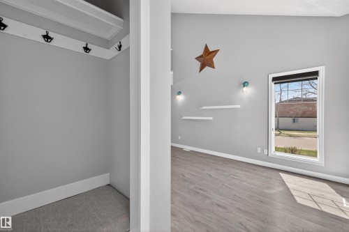 14603 52 Street, Edmonton, AB - Indoor Photo Showing Other Room