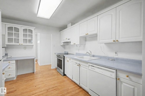 6 Sheridan Drive, St. Albert, AB - Indoor Photo Showing Kitchen