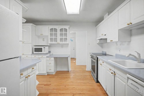 6 Sheridan Drive, St. Albert, AB - Indoor Photo Showing Kitchen