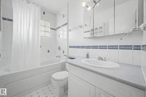 6 Sheridan Drive, St. Albert, AB - Indoor Photo Showing Bathroom
