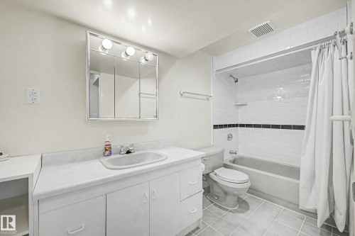 6 Sheridan Drive, St. Albert, AB - Indoor Photo Showing Bathroom