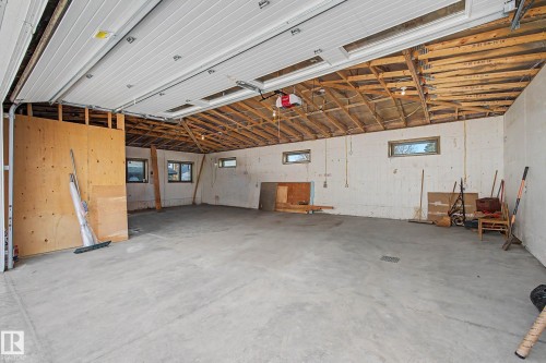 6 Sheridan Drive, St. Albert, AB - Indoor Photo Showing Garage
