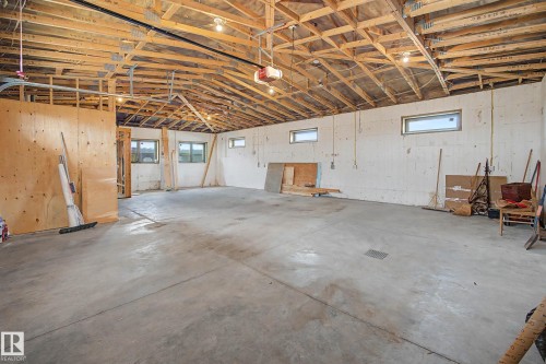 6 Sheridan Drive, St. Albert, AB - Indoor Photo Showing Garage