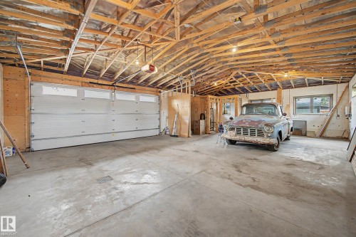6 Sheridan Drive, St. Albert, AB - Indoor Photo Showing Garage