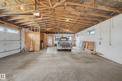 6 Sheridan Drive, St. Albert, AB - Indoor Photo Showing Garage