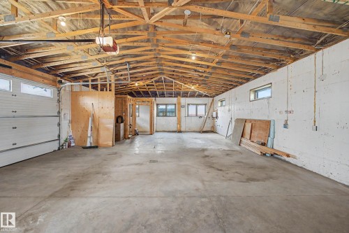 6 Sheridan Drive, St. Albert, AB - Indoor Photo Showing Garage