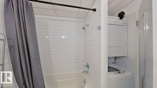 311-10134 100 Street, Edmonton, AB - Indoor Photo Showing Bathroom