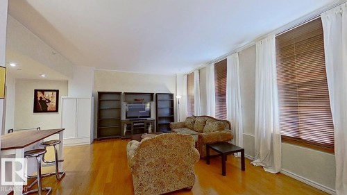 311-10134 100 Street, Edmonton, AB - Indoor